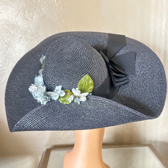 IMPRESSIVE 1970s\' NAVY STRAW WIDE BRIM HAT WITH FOLDED BACK BRIM + BLUE FLOWERS main image 9